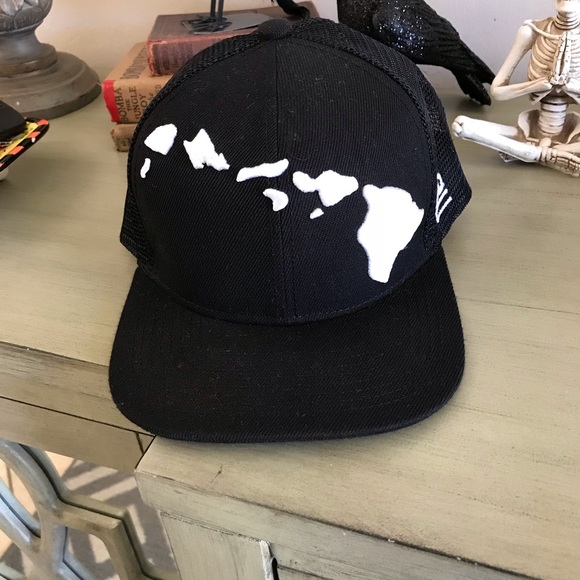 Other - Hawaiian Islands Trucker Hat
